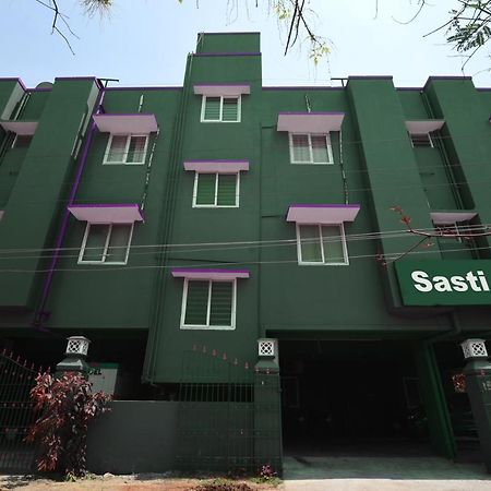 Fabhotel Sasti Inn Chennai Exterior foto